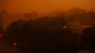 Mega-sandstorm turns Tehran into apocalyptic landscape, kills four